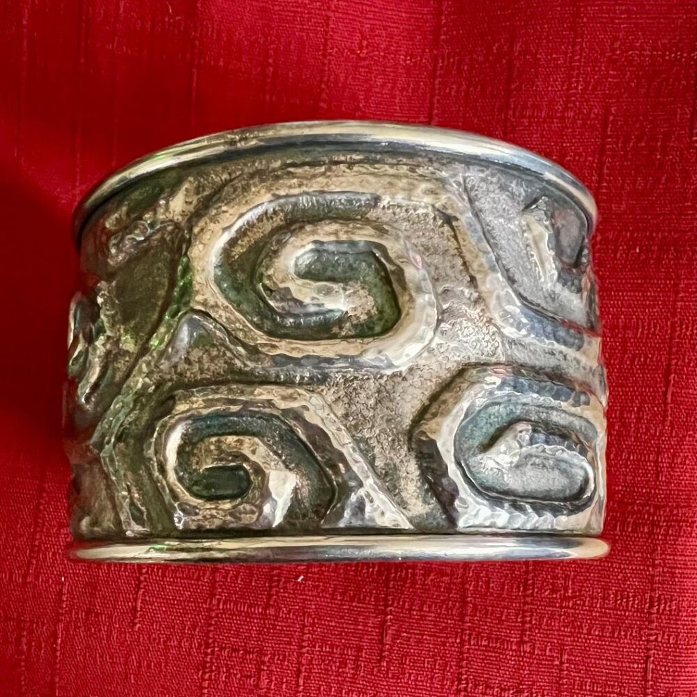Silver cuff with Greek design, adjustable